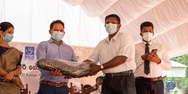DPL officials distribute key input materials to rubber farmers in Kegalle