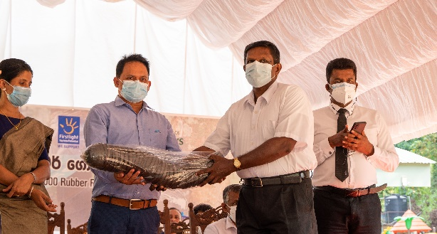 DPL officials distribute key input materials to rubber farmers in Kegalle