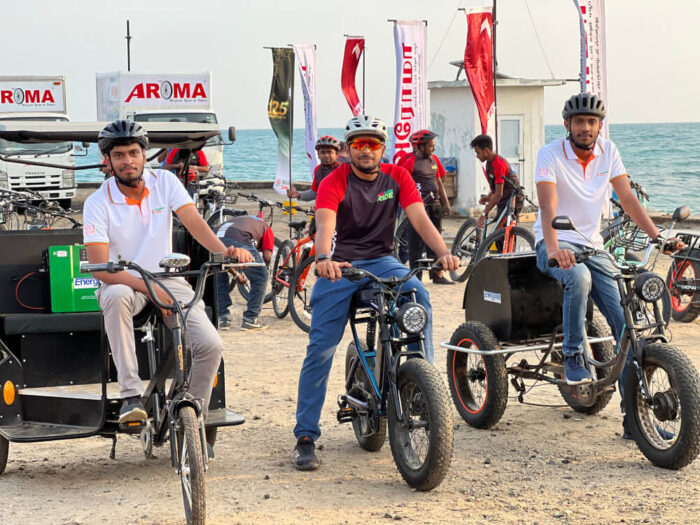 Hayleys Solar representatives with Lumala Team, ready to set off on Lumala e-bikes powered by Hayleys Solar (1)